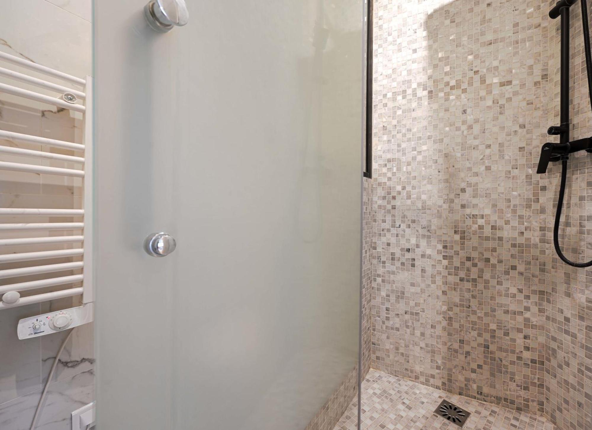 Superbe Appartement De 2 Pieces パリ エクステリア 写真